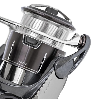 DAIWA Катушка 24 Luvias LT 2500S